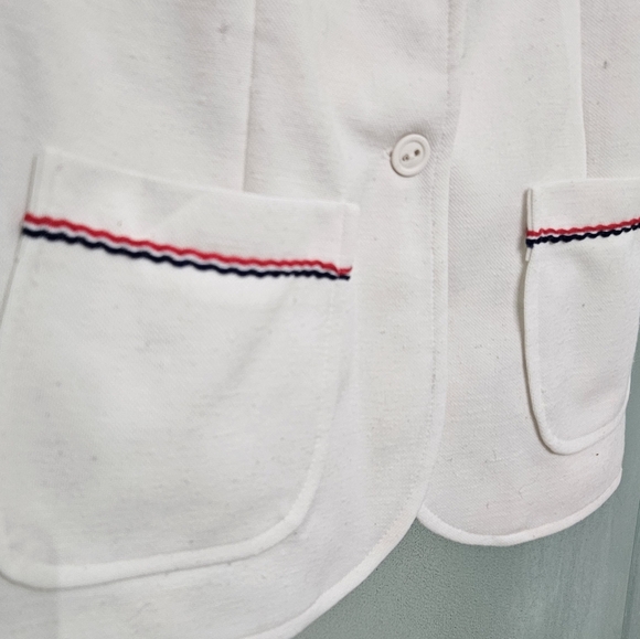 Vintage Ko Ko Knits White Knit Blazer with Red & Navy Trim Medium (8-10) - Picture 10 of 10